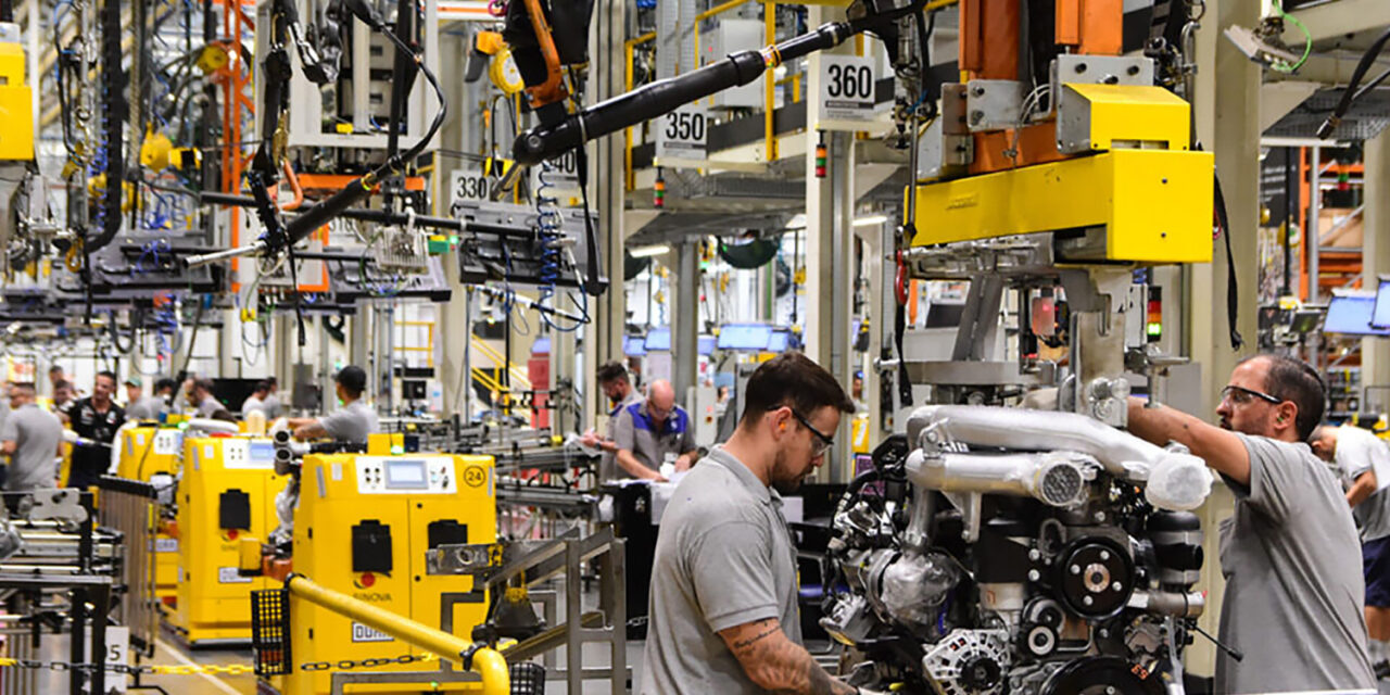 Mercedes-Benz do Brasil alcança marca de 350 mil motores de ônibus e caminhões exportados da fábrica de São Bernardo do Campo